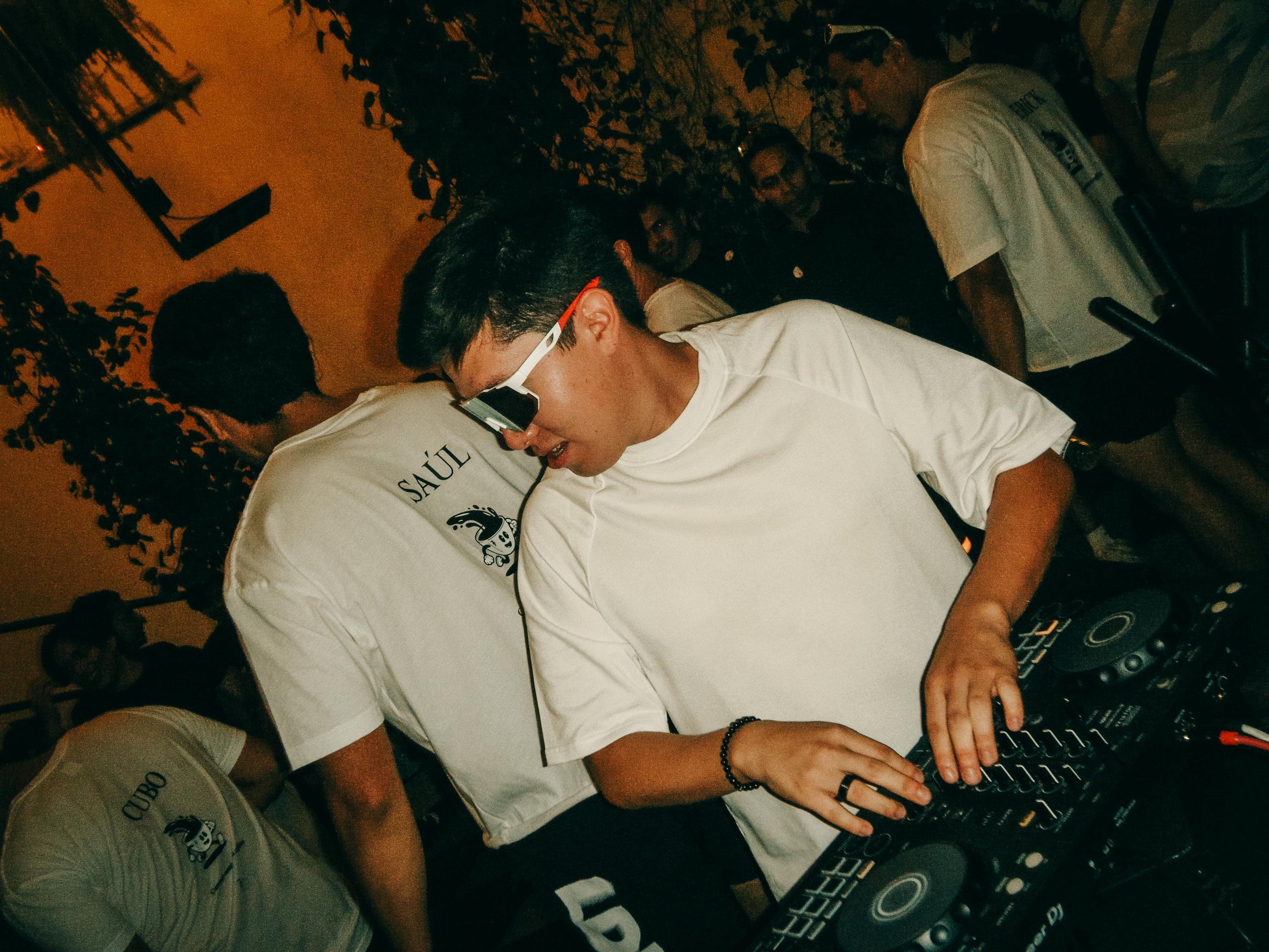 MIKEGAUZZE mixing, close
